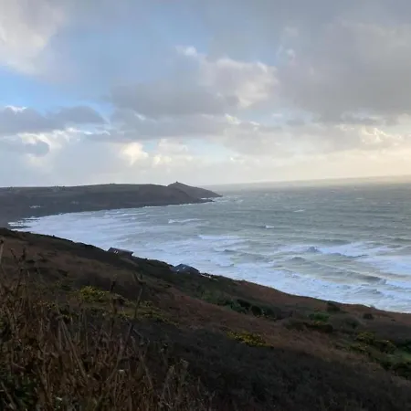 シャレー Cliff Chalet With Fantastic Sea Views In Cornwall.